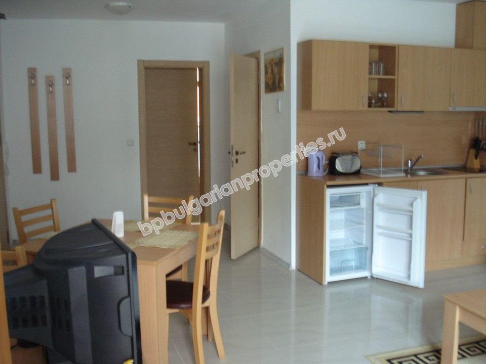 Двухкомнатная квартира с одной спальней в центре курорта Солнечный берег