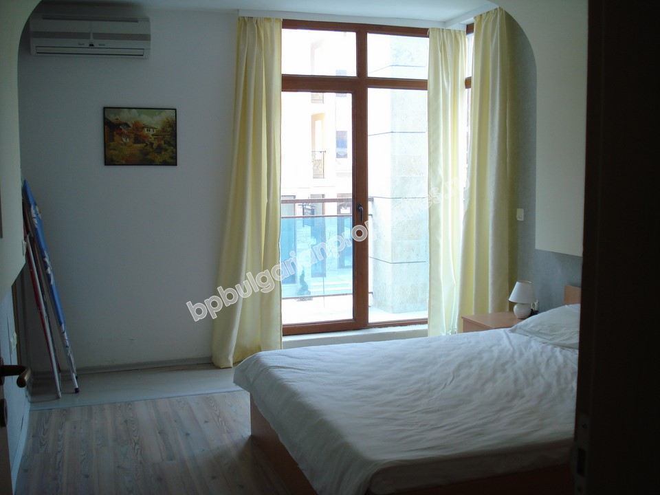 Двухкомнатная квартира с одной спальней в центре курорта Солнечный берег