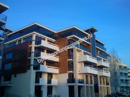 Двухкомнатная квартира с одной спальней в центре курорта Солнечный берег