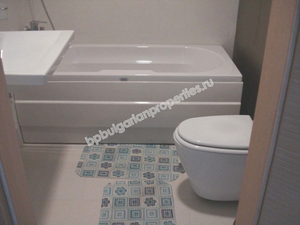 Двухкомнатная квартира с одной спальней в центре курорта Солнечный берег