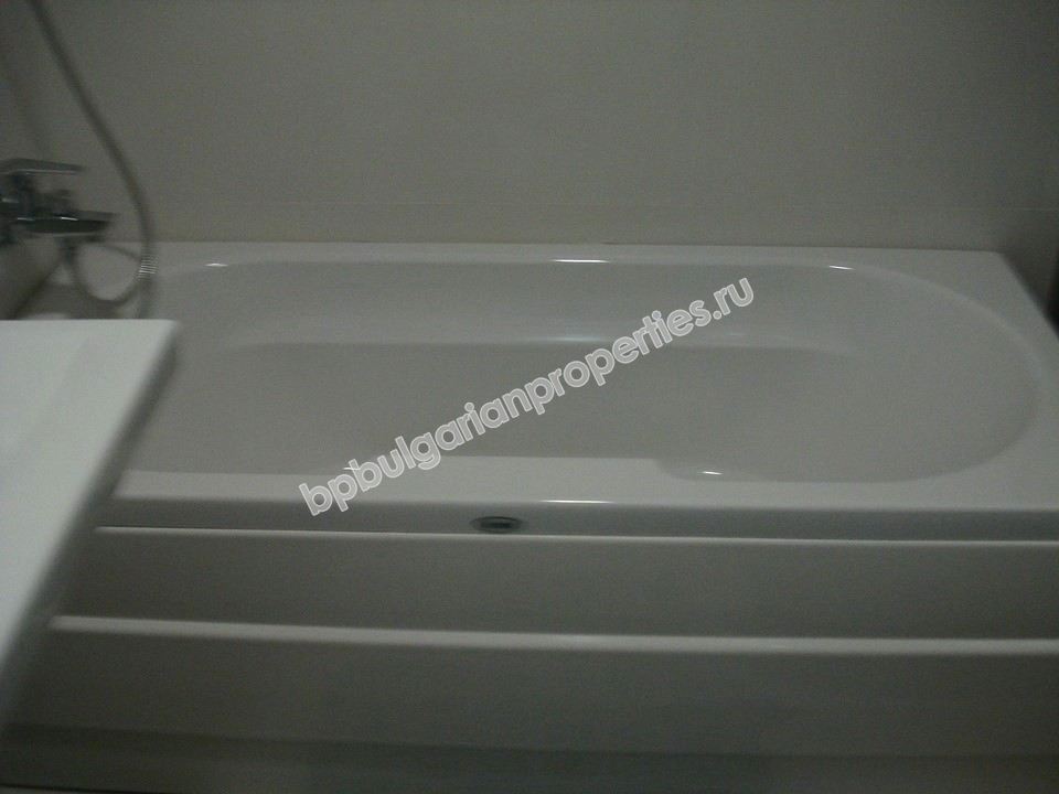 Двухкомнатная квартира с одной спальней в центре курорта Солнечный берег