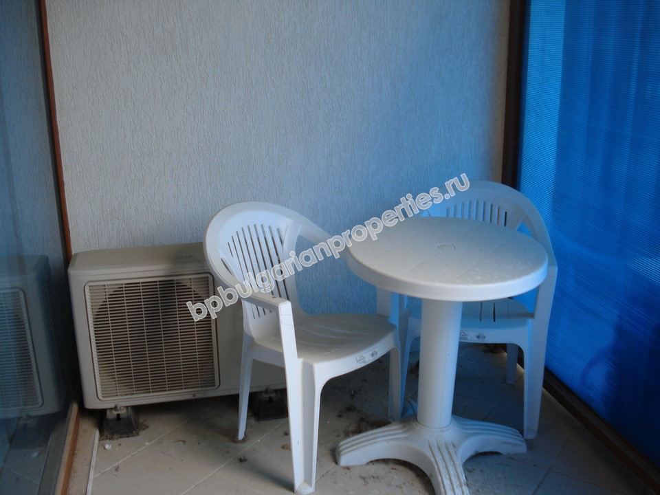 Двухкомнатная квартира с одной спальней в центре курорта Солнечный берег