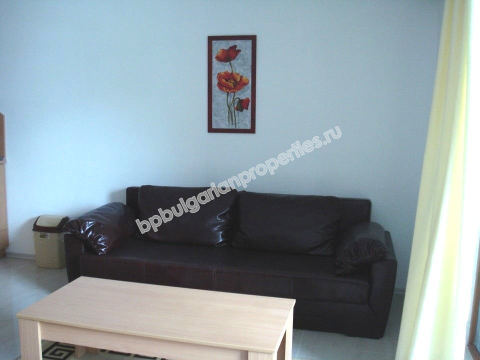 Двухкомнатная квартира с одной спальней в центре курорта Солнечный берег