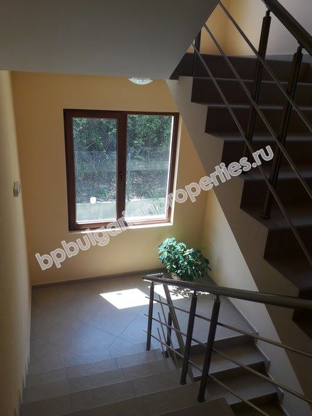 Большая меблированная квартира с видом на море для ПМЖ  в курорте Бяла