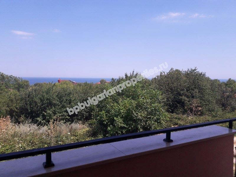 Большая меблированная квартира с видом на море для ПМЖ  в курорте Бяла