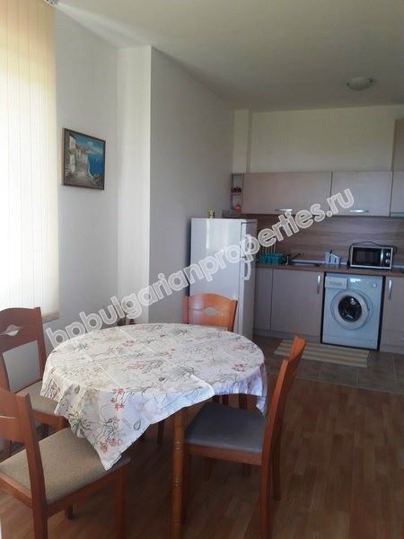 Большая меблированная квартира с видом на море для ПМЖ  в курорте Бяла