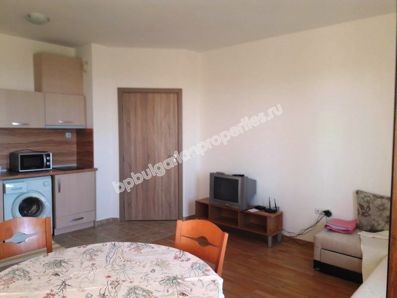 Большая меблированная квартира с видом на море для ПМЖ  в курорте Бяла