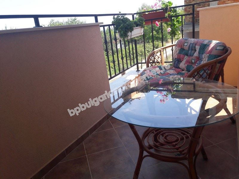 Большая меблированная квартира с видом на море для ПМЖ  в курорте Бяла