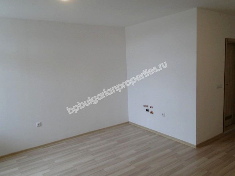 Новая однокомнатная квартира-студия на продажу близко к пляжу в курорте Бяла