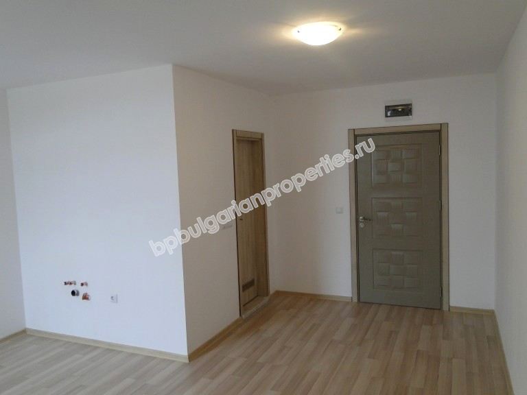 Новая однокомнатная квартира-студия на продажу близко к пляжу в курорте Бяла