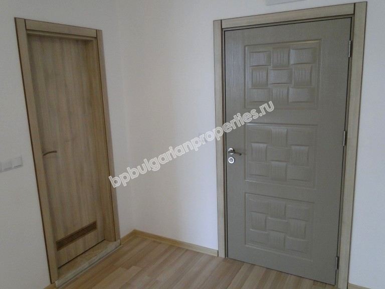 Новая однокомнатная квартира-студия на продажу близко к пляжу в курорте Бяла