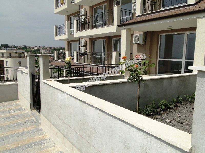 Новая однокомнатная квартира-студия на продажу близко к пляжу в курорте Бяла