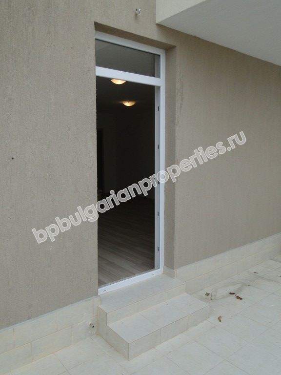 Новая однокомнатная квартира-студия на продажу близко к пляжу в курорте Бяла