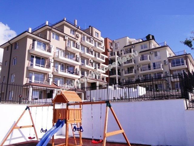 Новая однокомнатная квартира-студия на продажу близко к пляжу в курорте Бяла