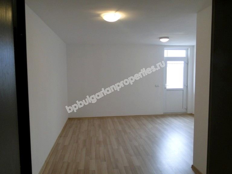 Новая однокомнатная квартира-студия на продажу близко к пляжу в курорте Бяла