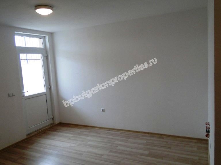 Новая однокомнатная квартира-студия на продажу близко к пляжу в курорте Бяла