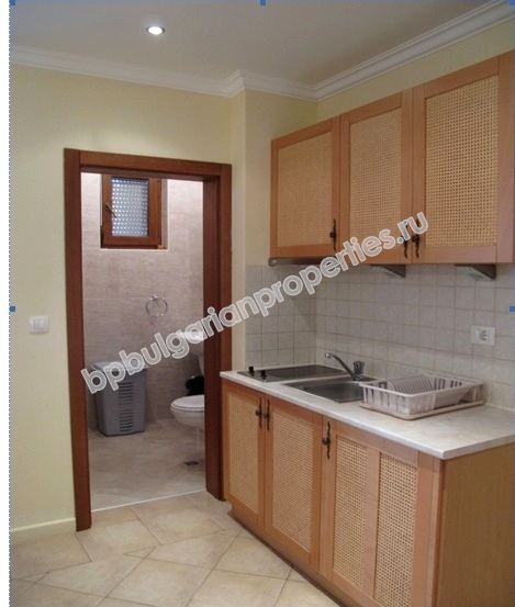 Меблированная двухкомнатная квартира на продажу в городе Созополь