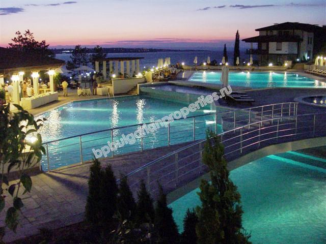 Меблированная двухкомнатная квартира на продажу в городе Созополь