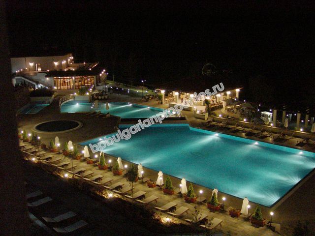 Меблированная двухкомнатная квартира на продажу в городе Созополь