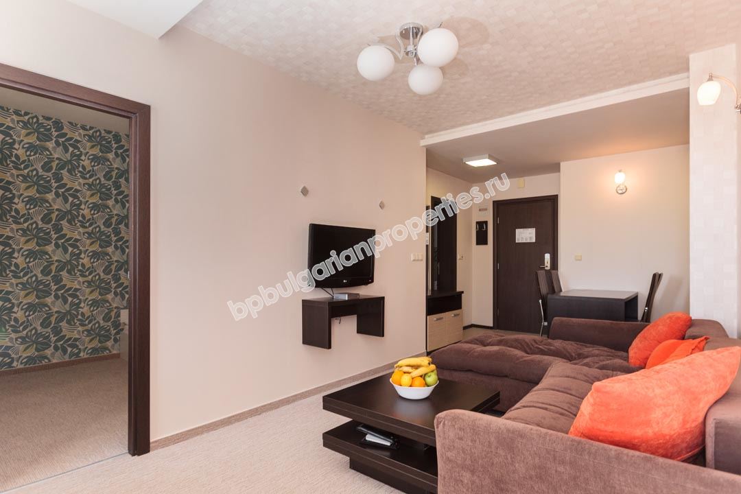 Трехкомнатная квартира в комплексе-люкс на Солнечном Берегу по супер-цене