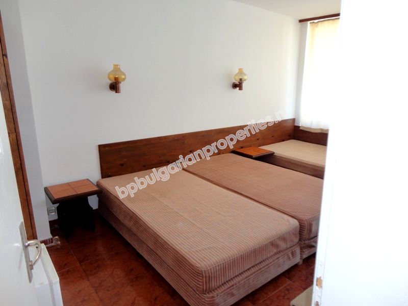 Меблированная двухкомнатная квартира с видом на море в центре города Несебр