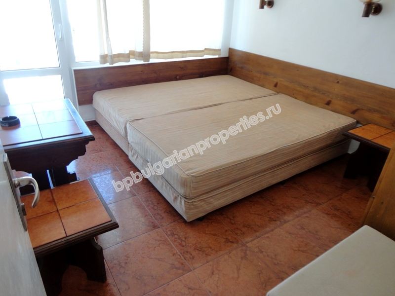 Меблированная двухкомнатная квартира с видом на море в центре города Несебр