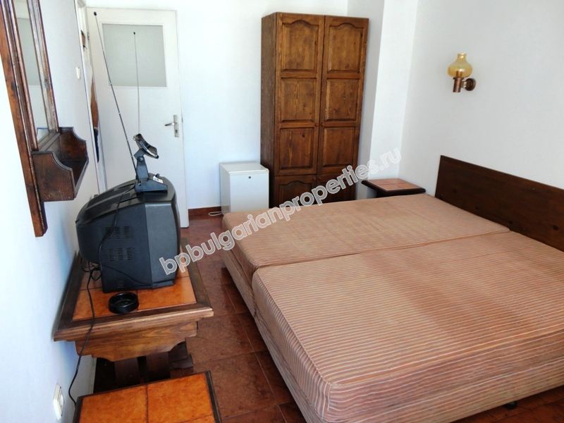 Меблированная двухкомнатная квартира с видом на море в центре города Несебр