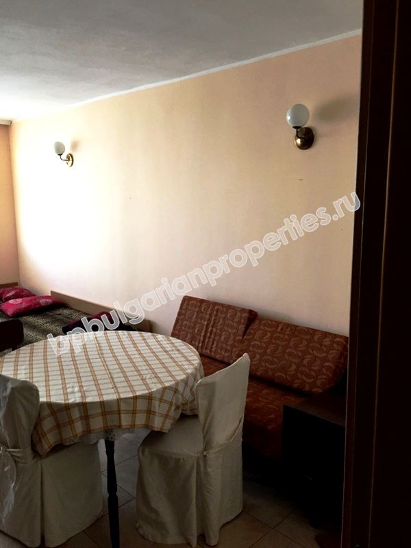 5-спальная меблированная квартира на продажу на второй линии от моря в курорте Равда