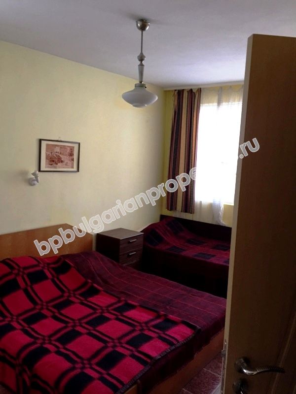 5-спальная меблированная квартира на продажу на второй линии от моря в курорте Равда