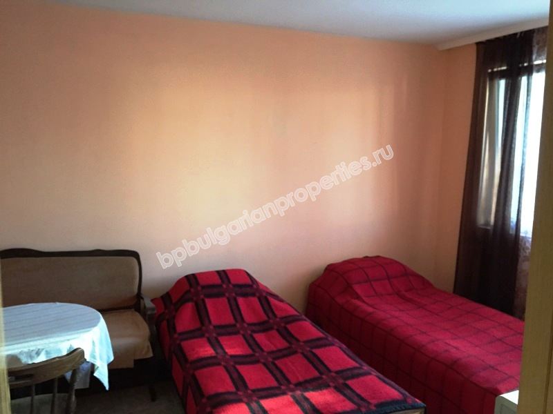 5-спальная меблированная квартира на продажу на второй линии от моря в курорте Равда