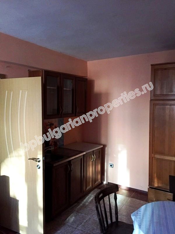 5-спальная меблированная квартира на продажу на второй линии от моря в курорте Равда