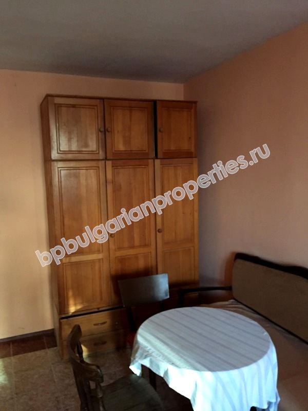 5-спальная меблированная квартира на продажу на второй линии от моря в курорте Равда