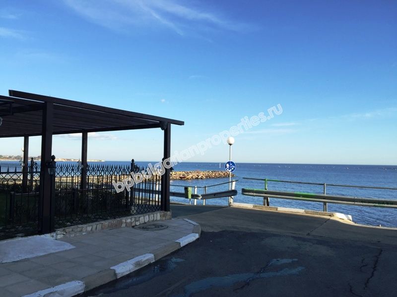 5-спальная меблированная квартира на продажу на второй линии от моря в курорте Равда