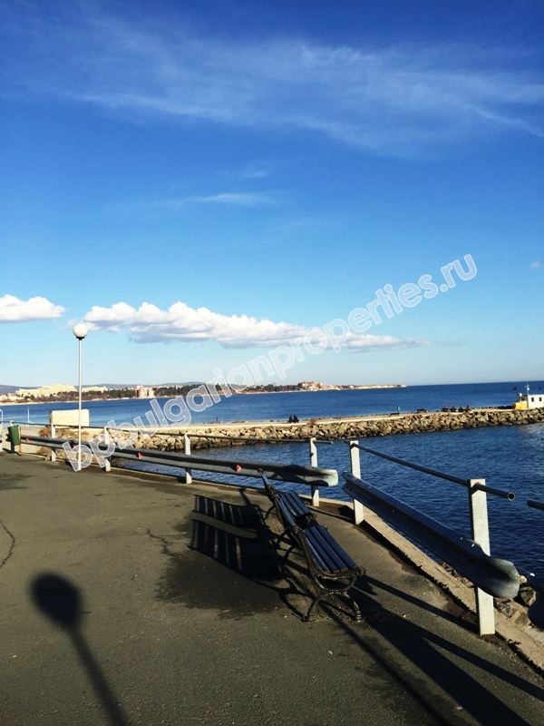 5-спальная меблированная квартира на продажу на второй линии от моря в курорте Равда