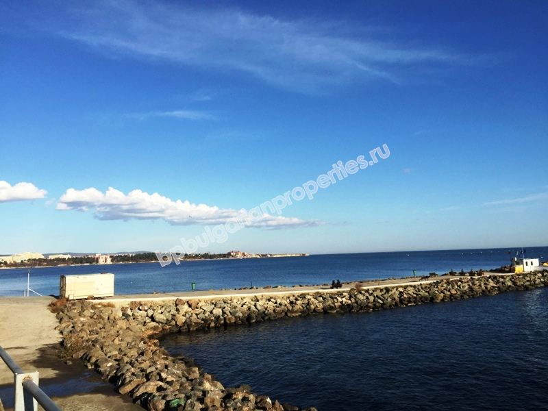 5-спальная меблированная квартира на продажу на второй линии от моря в курорте Равда