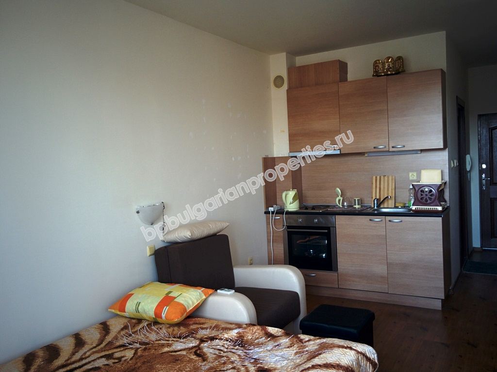 Однокомнатная меблираванная квартира-студия близко к морю на продажу в курорте Святой Влас Однокомнатная меблираванная квартира-студия близко к морю на продажу в курорте Святой Влас