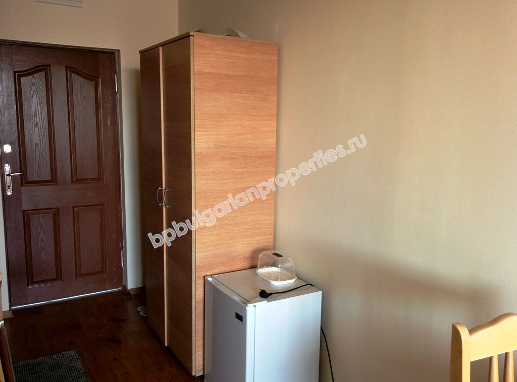 Однокомнатная меблираванная квартира-студия близко к морю на продажу в курорте Святой Влас Однокомнатная меблираванная квартира-студия близко к морю на продажу в курорте Святой Влас