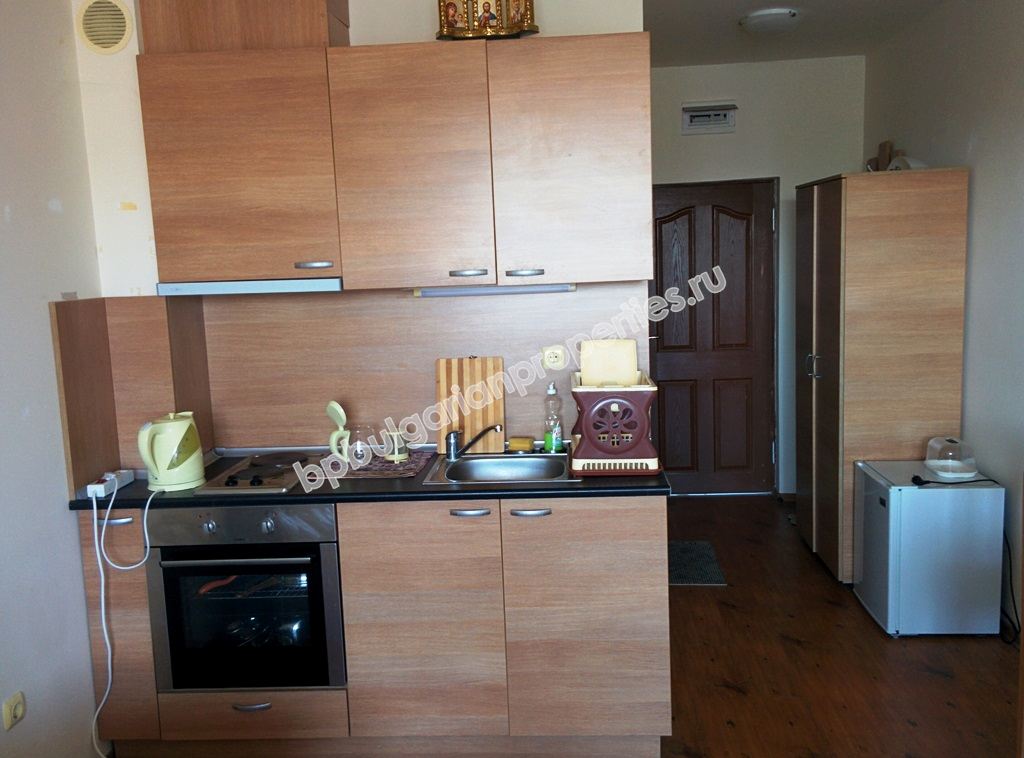 Однокомнатная меблираванная квартира-студия близко к морю на продажу в курорте Святой Влас Однокомнатная меблираванная квартира-студия близко к морю на продажу в курорте Святой Влас