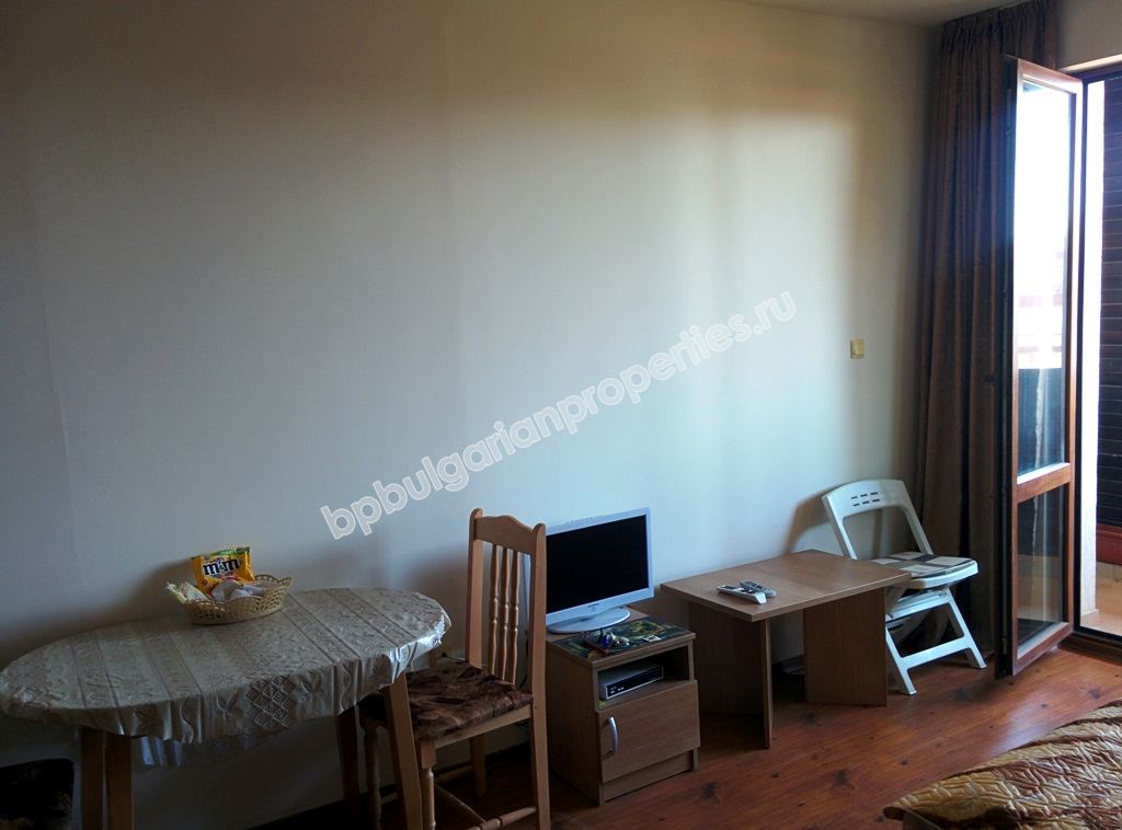 Однокомнатная меблираванная квартира-студия близко к морю на продажу в курорте Святой Влас Однокомнатная меблираванная квартира-студия близко к морю на продажу в курорте Святой Влас