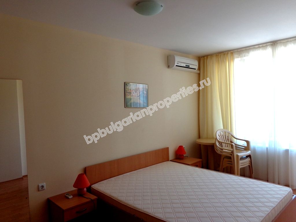 Двухкомнатная меблированная квартира на продажу близко к морю в курорте Святой Влас