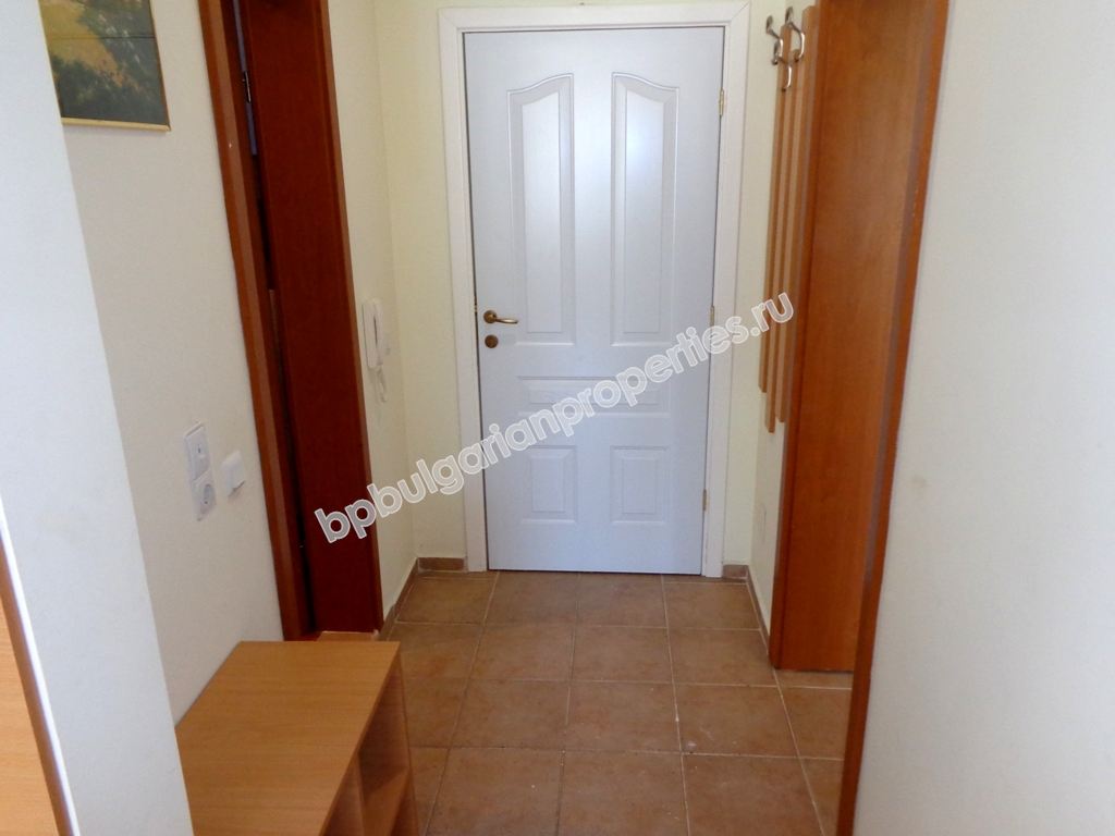 Двухкомнатная меблированная квартира на продажу близко к морю в курорте Святой Влас