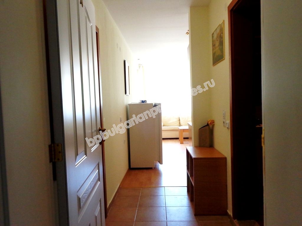 Двухкомнатная меблированная квартира на продажу близко к морю в курорте Святой Влас