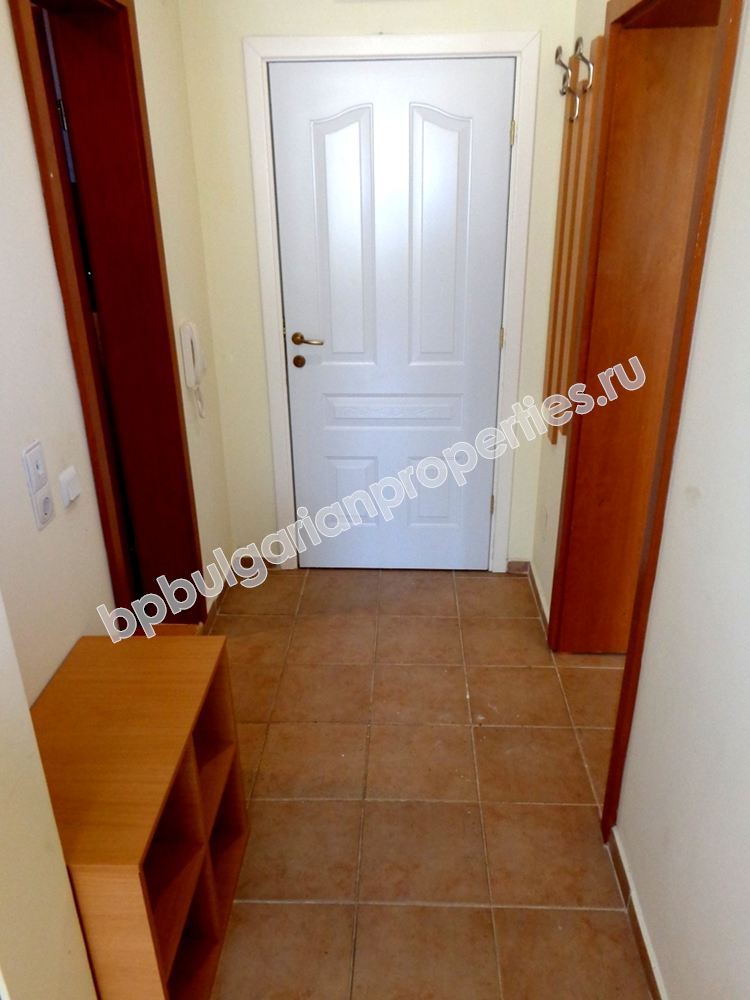 Двухкомнатная меблированная квартира на продажу близко к морю в курорте Святой Влас