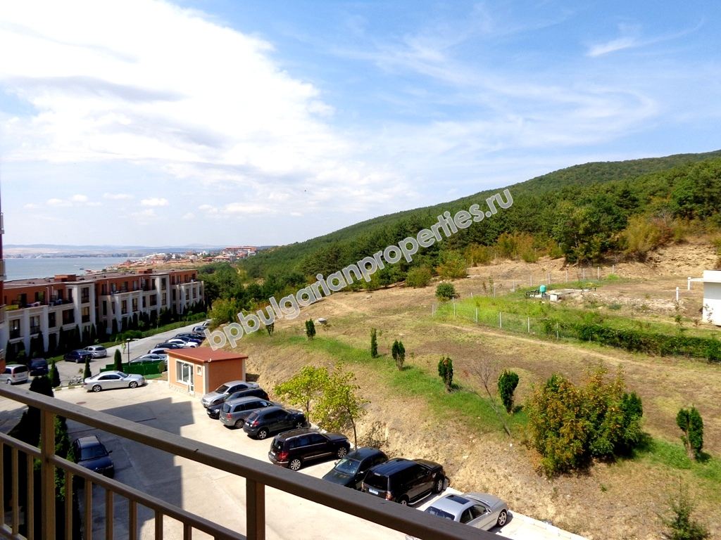 Двухкомнатная меблированная квартира на продажу близко к морю в курорте Святой Влас