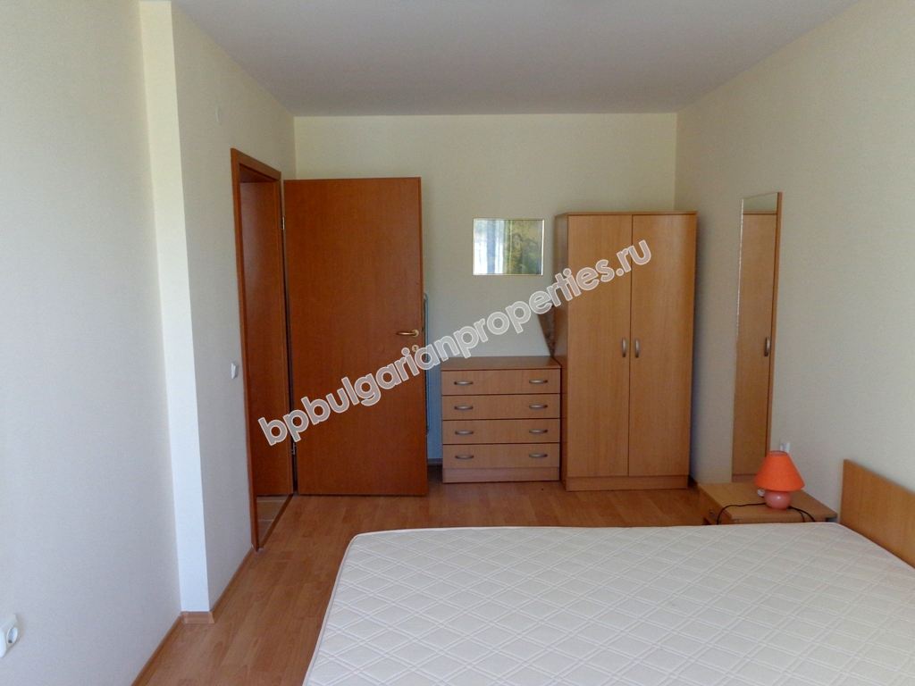 Двухкомнатная меблированная квартира на продажу близко к морю в курорте Святой Влас