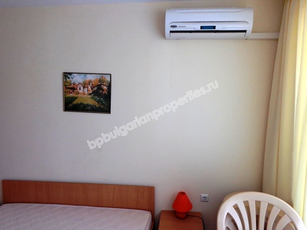 Двухкомнатная меблированная квартира на продажу близко к морю в курорте Святой Влас