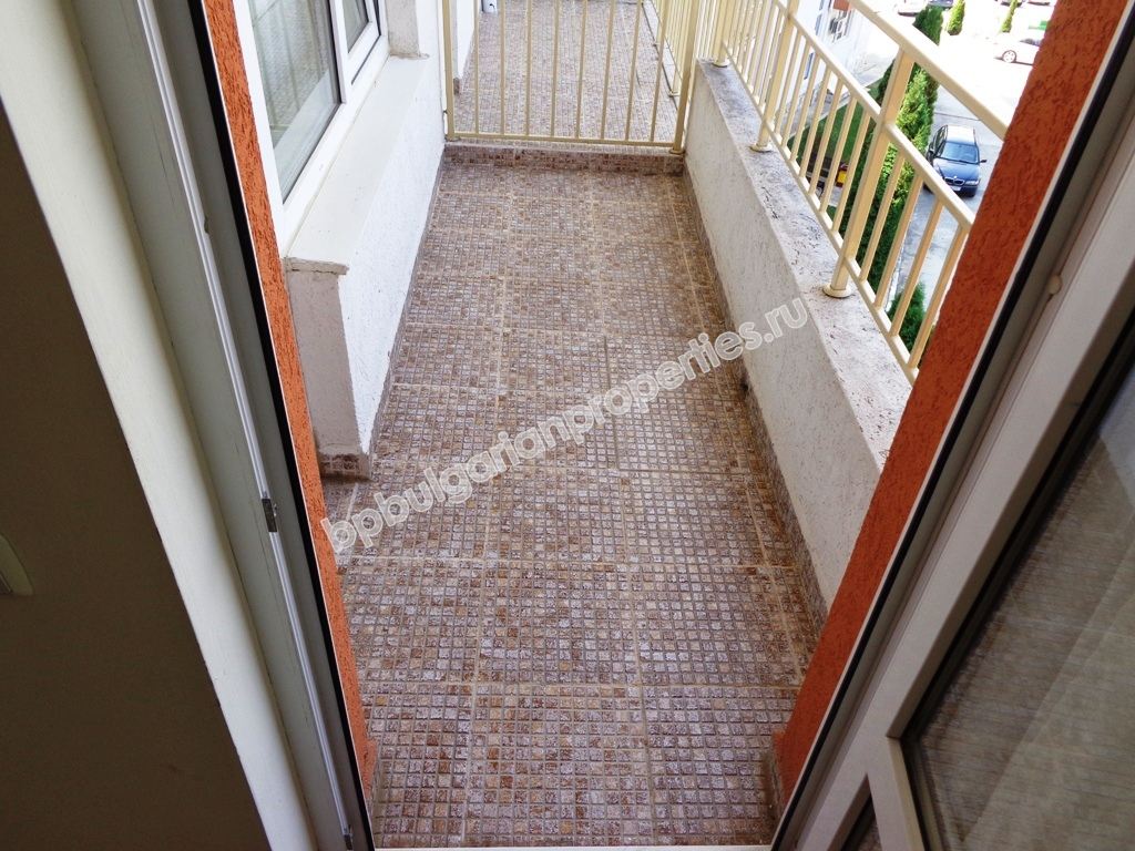 Двухкомнатная меблированная квартира на продажу близко к морю в курорте Святой Влас