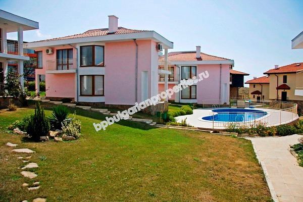 Двухэтажный меблированный дом на продажу близко к курорту Солнечный Берег