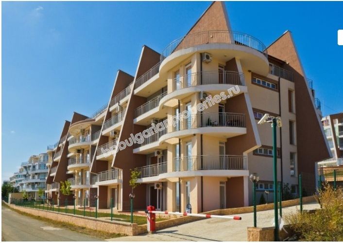 Дешевая двухкомнатная меблированная квартира на продажу в курорте Кошарица