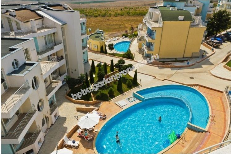 Дешевая двухкомнатная меблированная квартира на продажу в курорте Кошарица